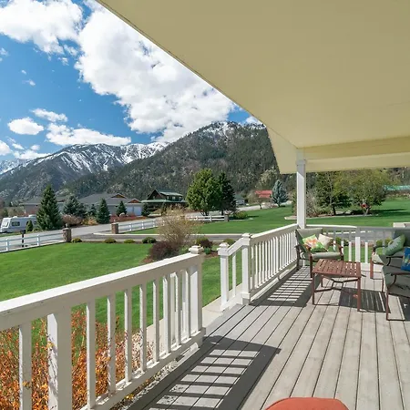 Lazy Days Leavenworth Villa
